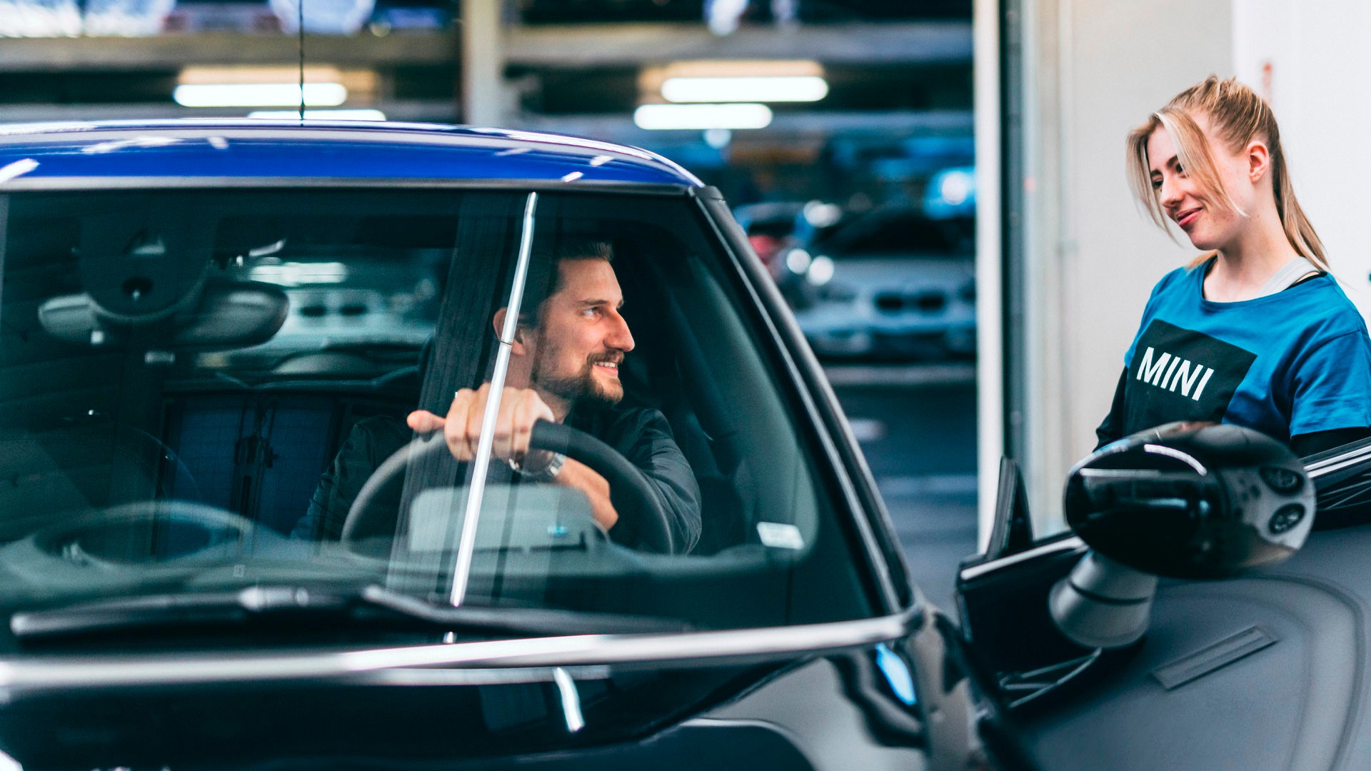 MINI 3-deurs Cooper SE - multitone dak